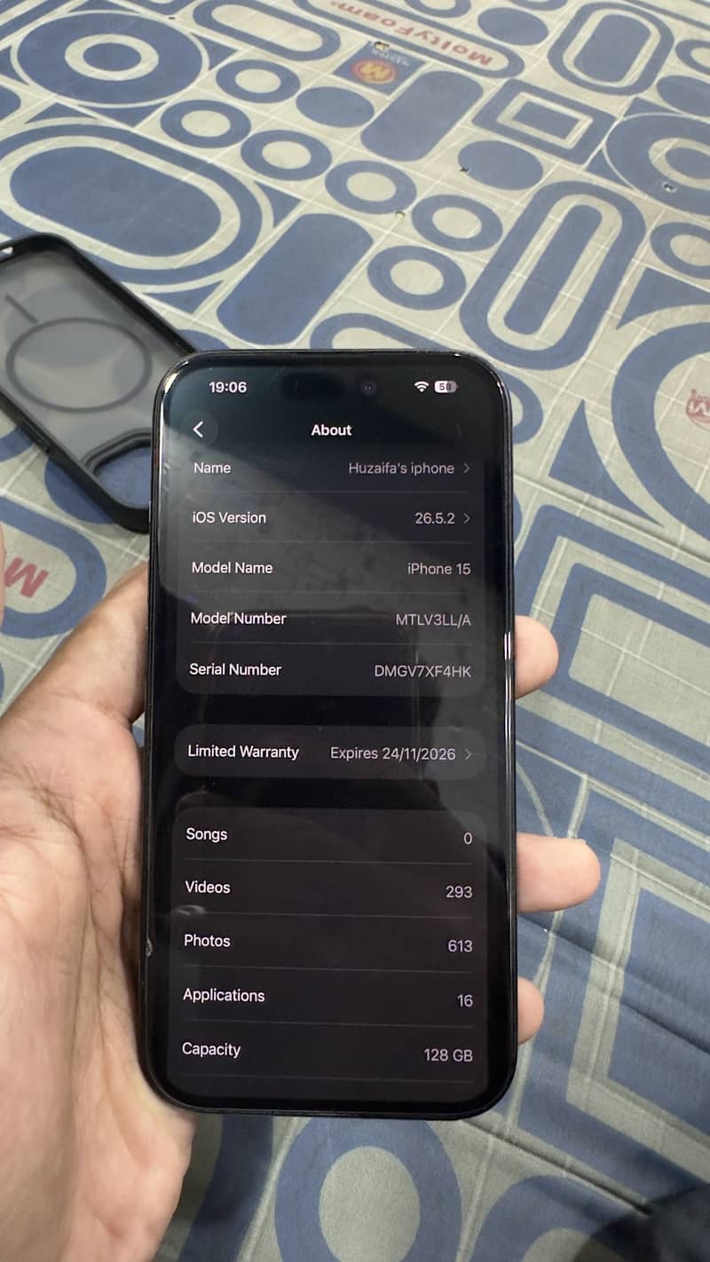 Apple iPhone 15 4