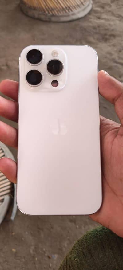 Apple iPhone 16 Pro