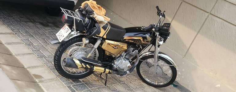 honda 125 self strat balck gold 2025 model 2024 10  month key nikli