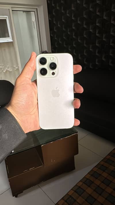 Apple iPhone 15 Pro jv