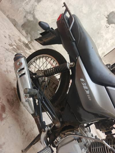 gd110hu Suzuki Gray