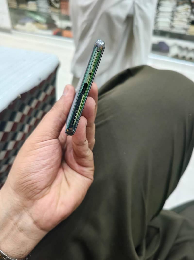Tecno CAMON 40 Pro 1