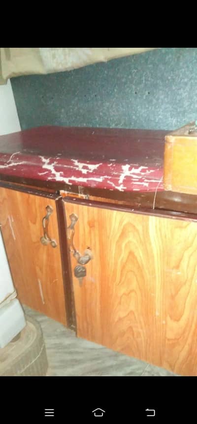 woody. bench.  with. drawers