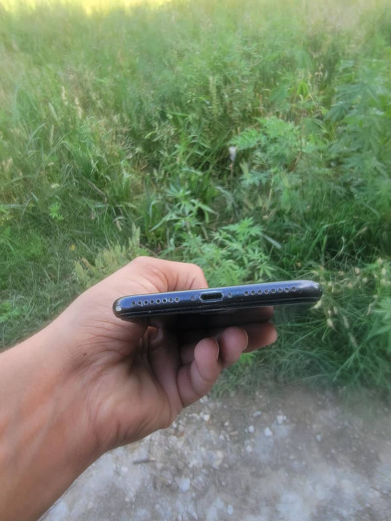 Apple iPhone 7 Plus 1