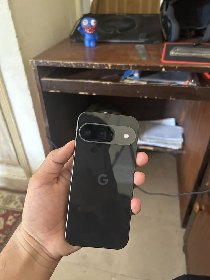 Google Pixel 9 4
