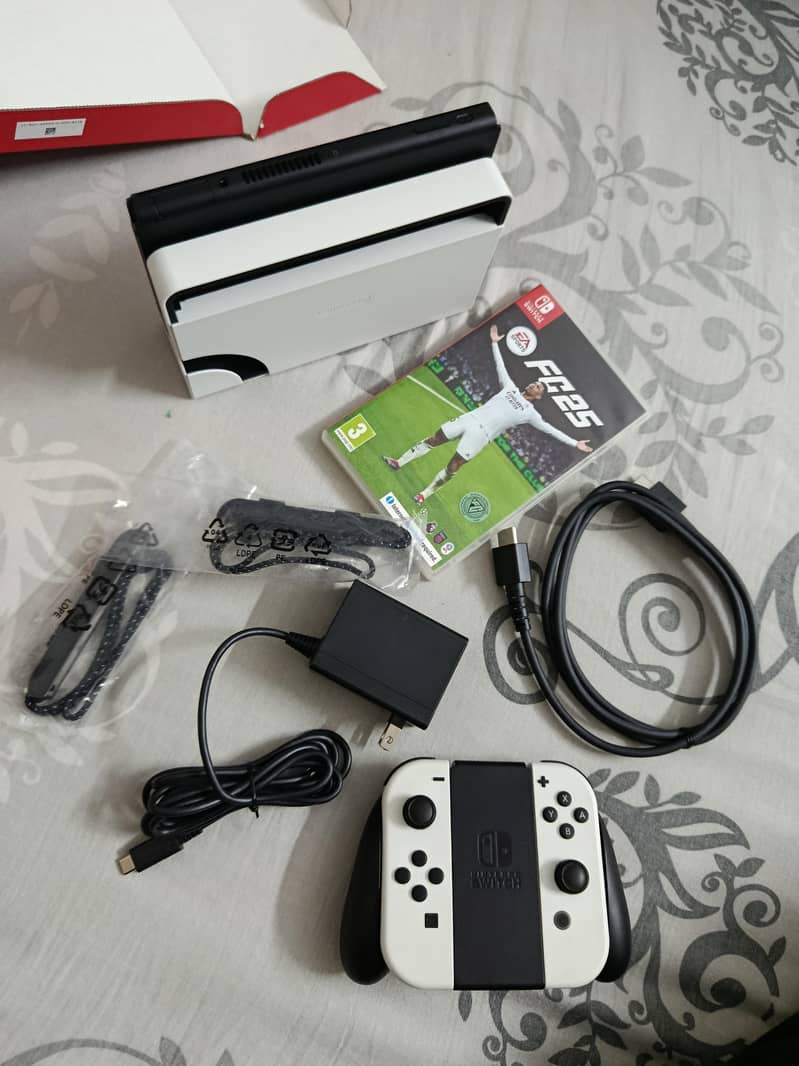 Nintendo Switch OLED 6