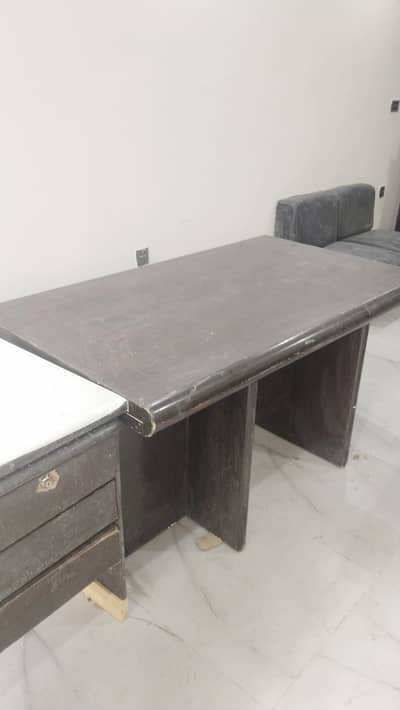 office tables available for sale