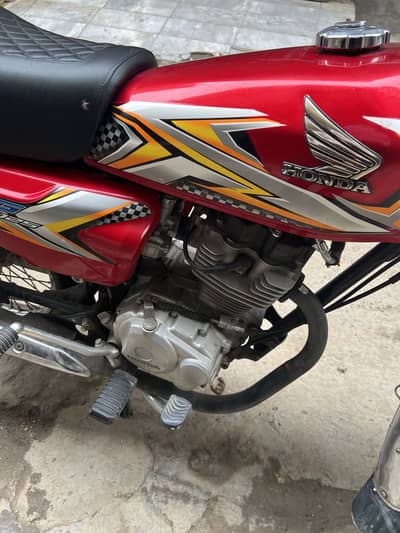Honda 125 2025 model lush condition 10/10 urgent sale