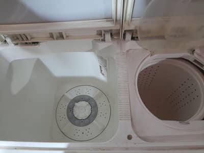 washing machine in very good condition and work very good