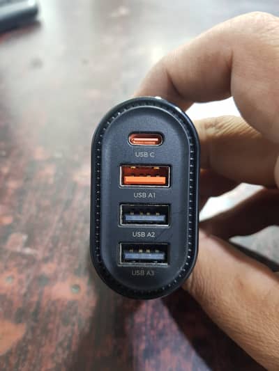 Lisen Brand Top Quality Car Charger 35 watt 4 ports