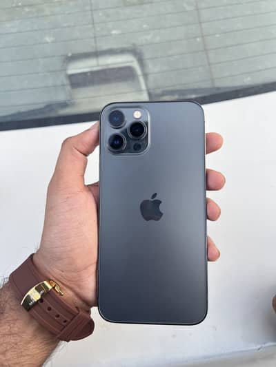 iPhone 12 Pro Max j. v Water pack 256GB
