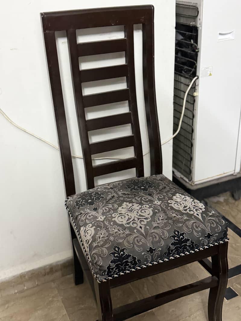 Dining chairs 0