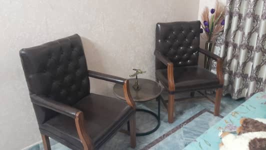 1 Coffee table set & 1 seater