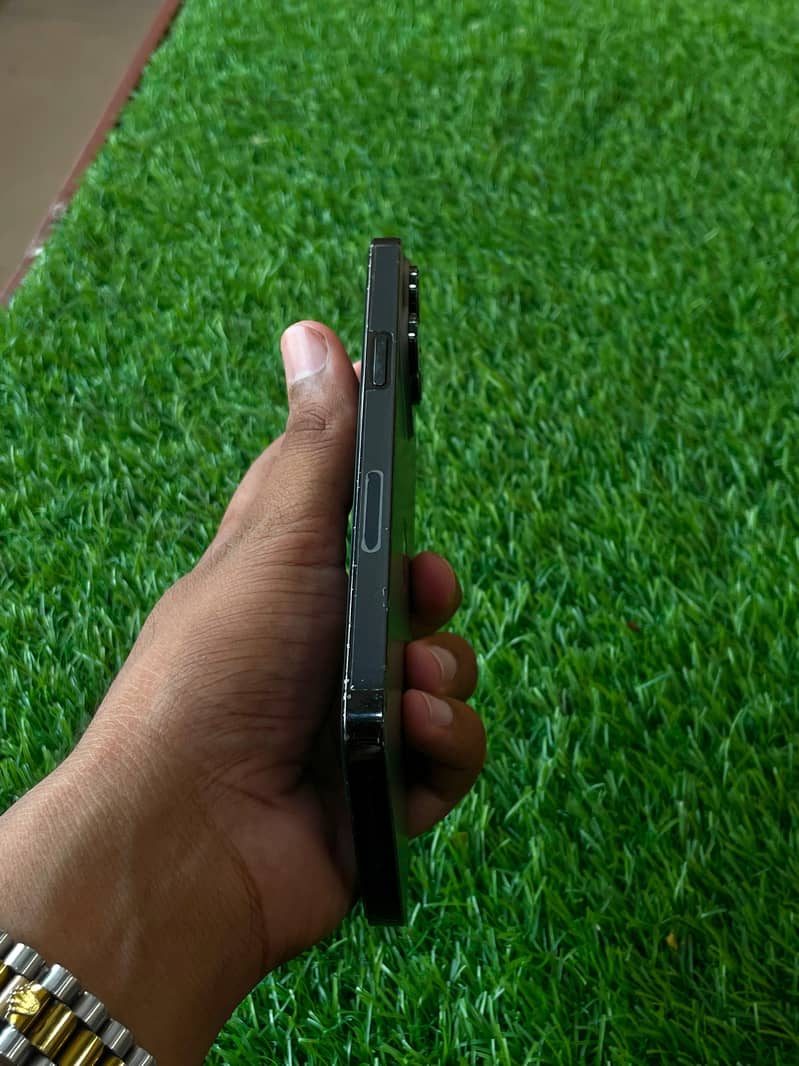 iPhone 14 Pro Max 1