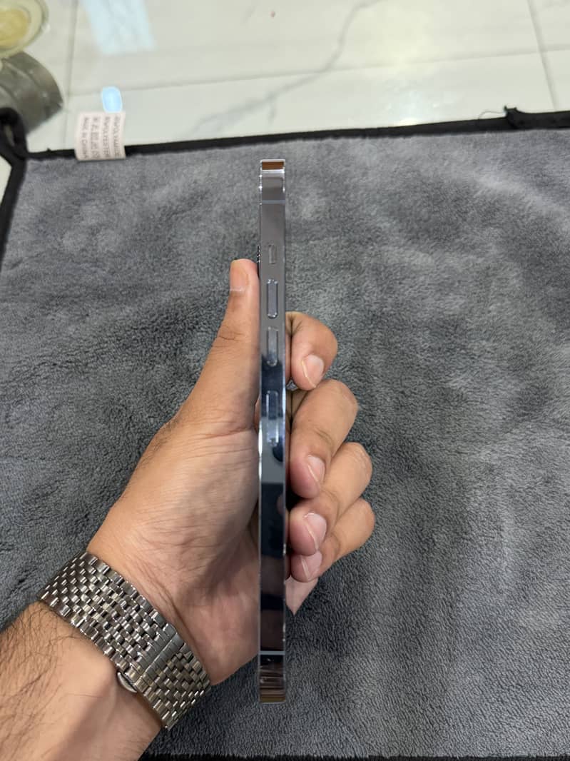 iPhone 13 Pro Max 5