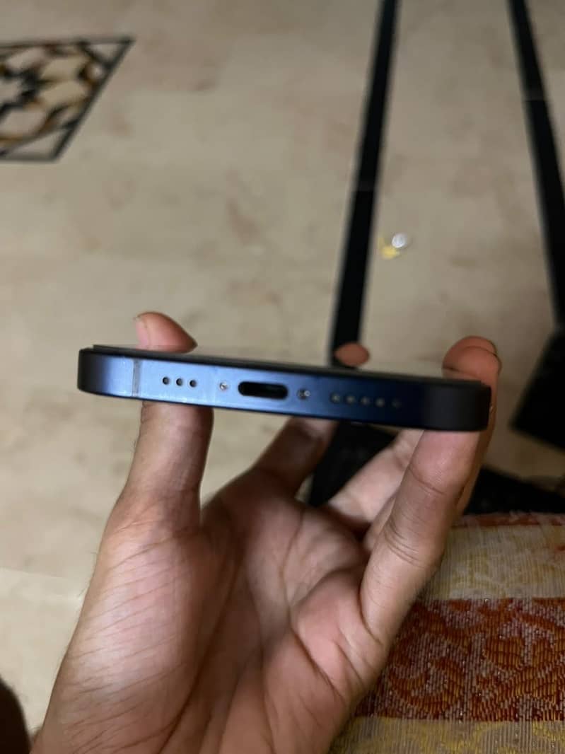 Apple iPhone 12 3