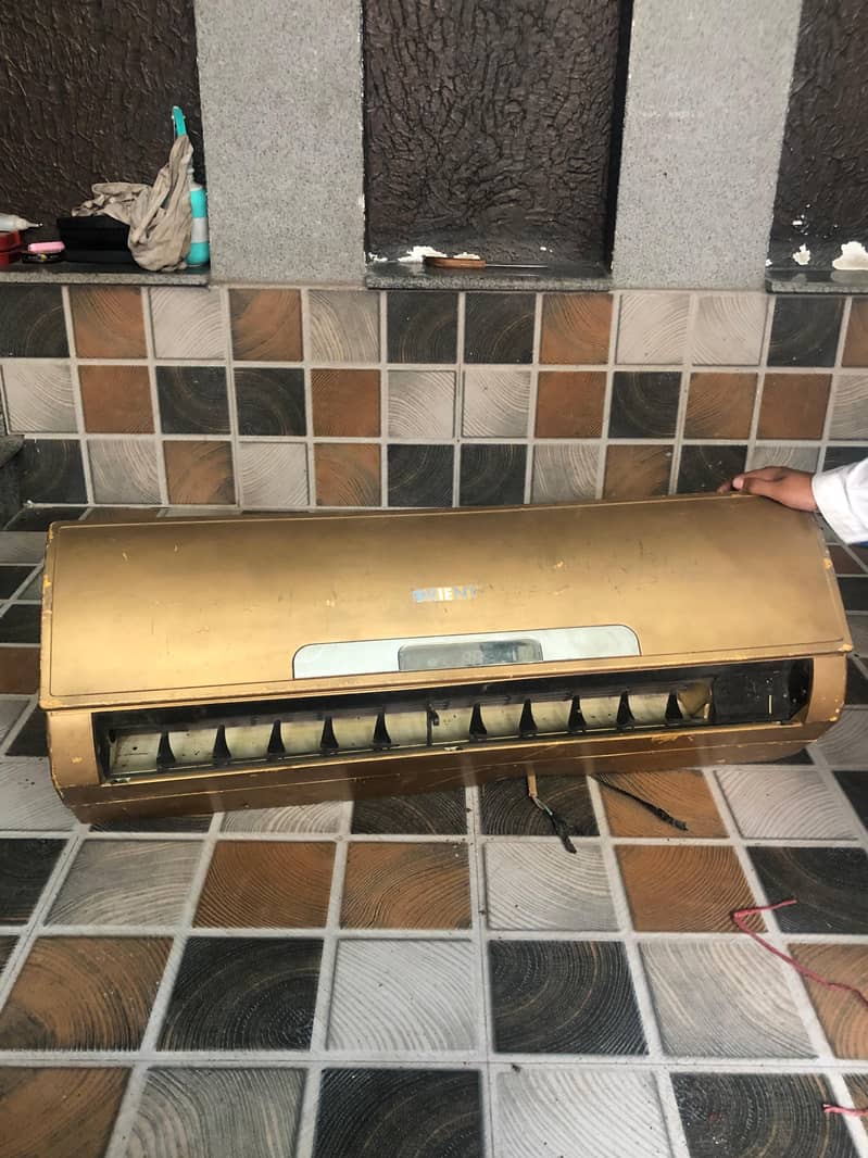 Orient Split AC 0