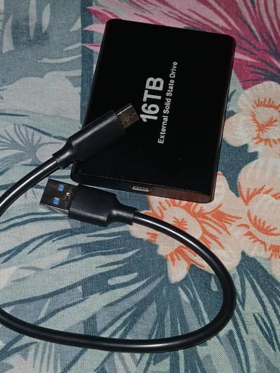 Portable SSD 16 TB