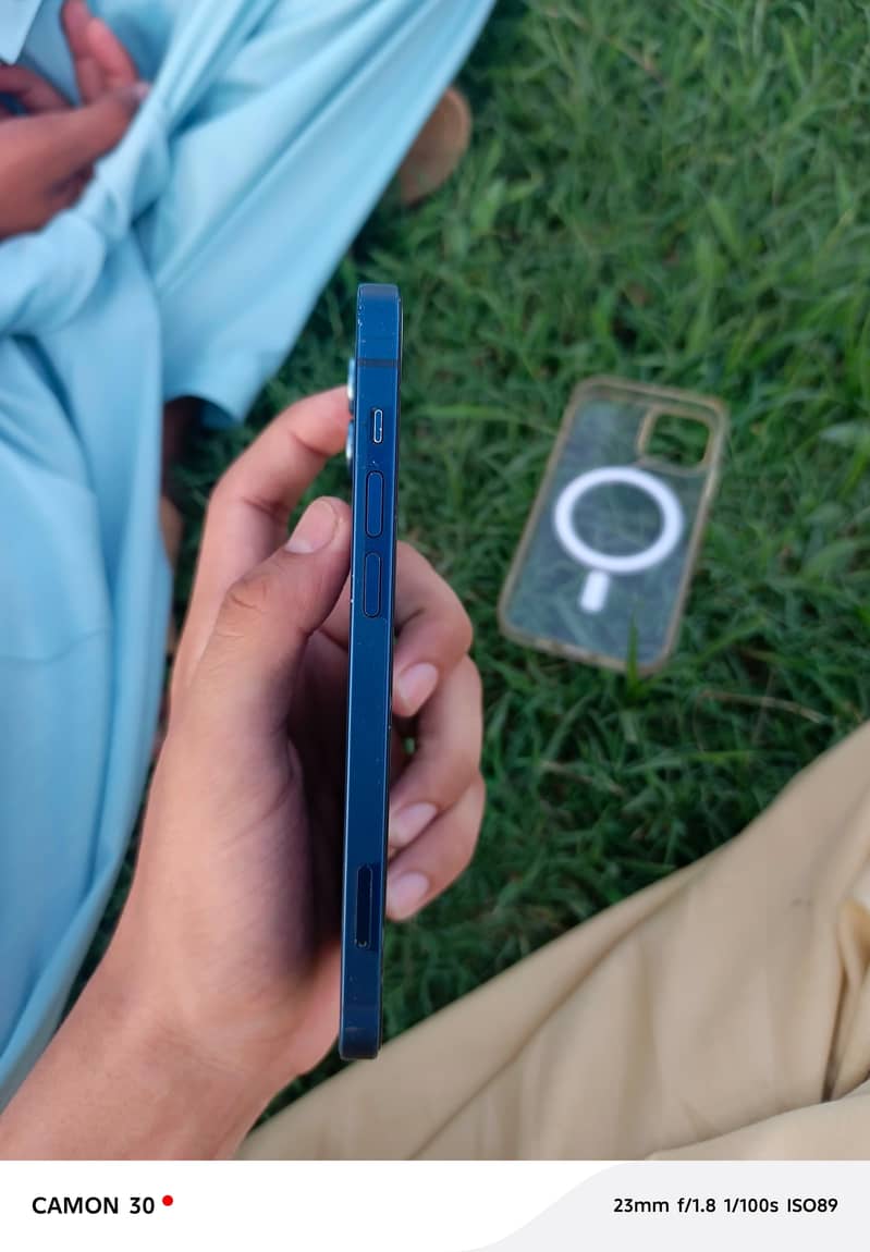 Apple iPhone 12 1