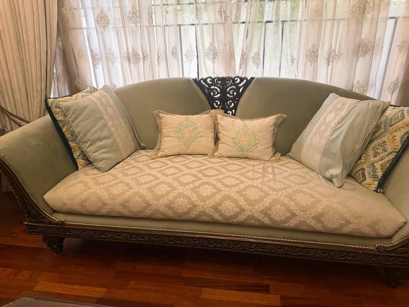 Drawing room sofa set 0