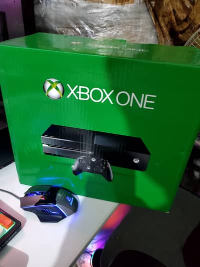 Xbox one 500gb with box 10/10