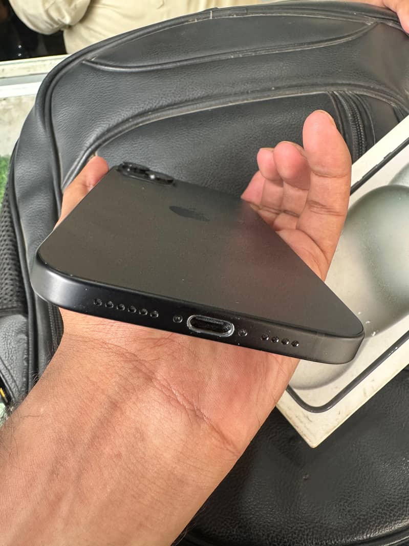 Apple iPhone 15 plus 3