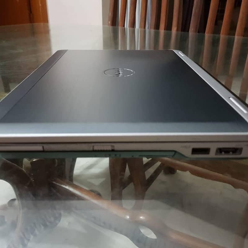 Dell Latitude E6330 1