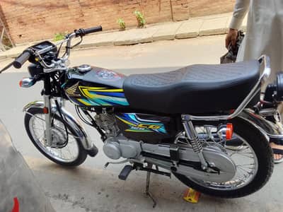 Honda CG 125 Black (2026 Model) | Lahore Registered – Low Mileage