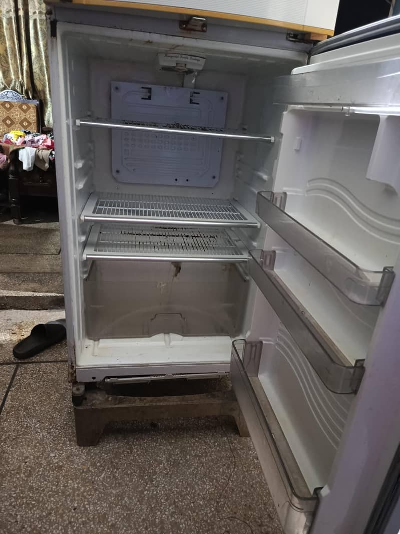 dawlance fridge 1