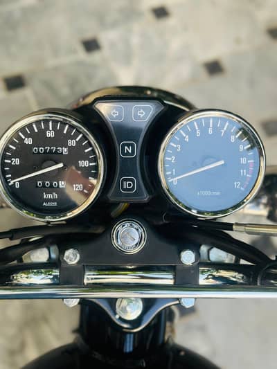 Suzuki GS 150 2025