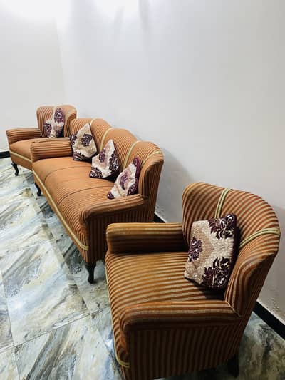2 unique sofa set for sale green and orange