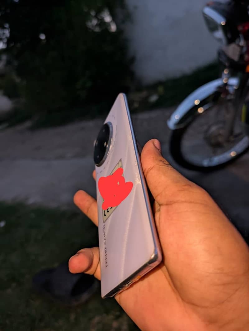 Tecno CAMON 30S 1