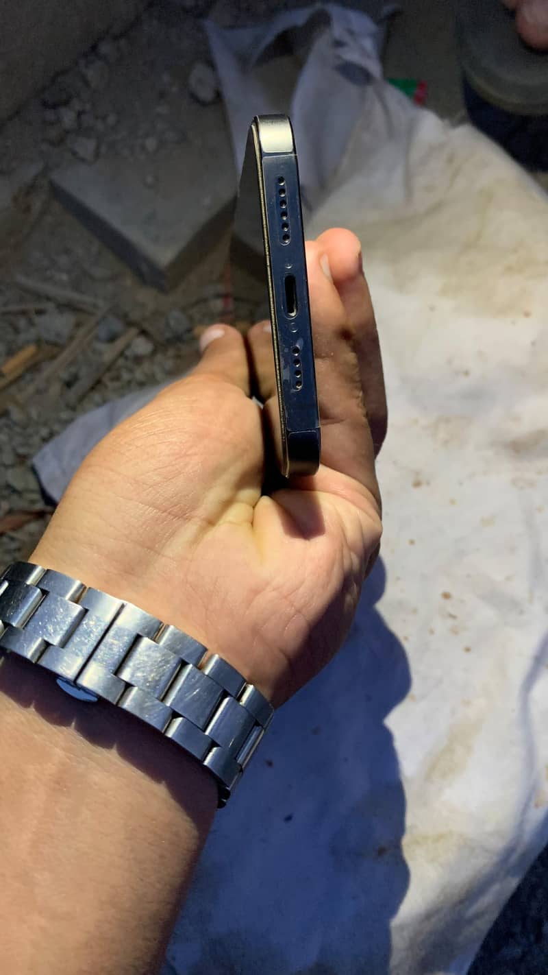 Apple iPhone 13 Pro Max 3