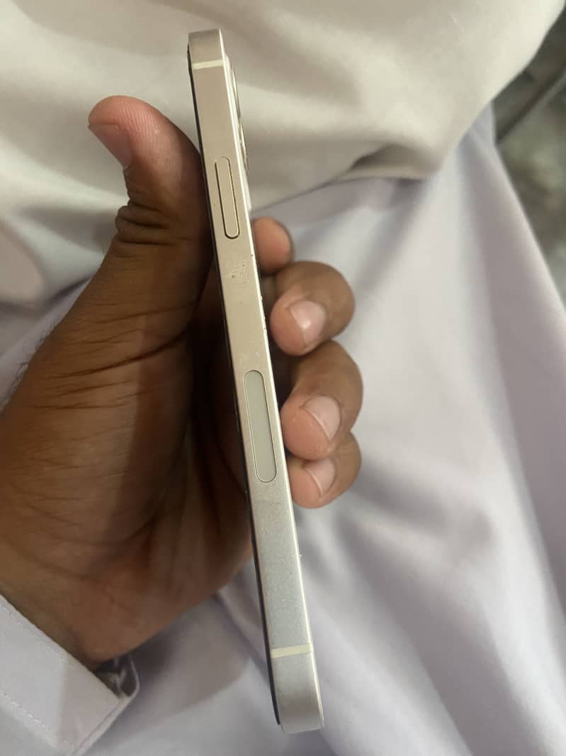 Apple iPhone 12 3