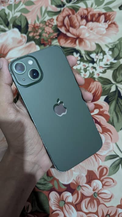 Apple iPhone 13