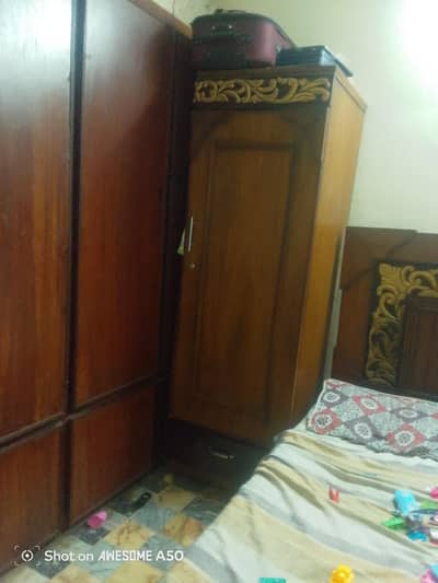 bed almari side tables matress