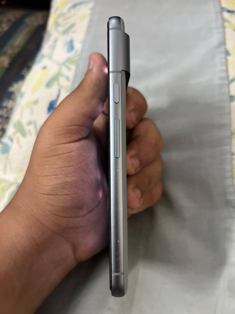 Google Pixel 8 3