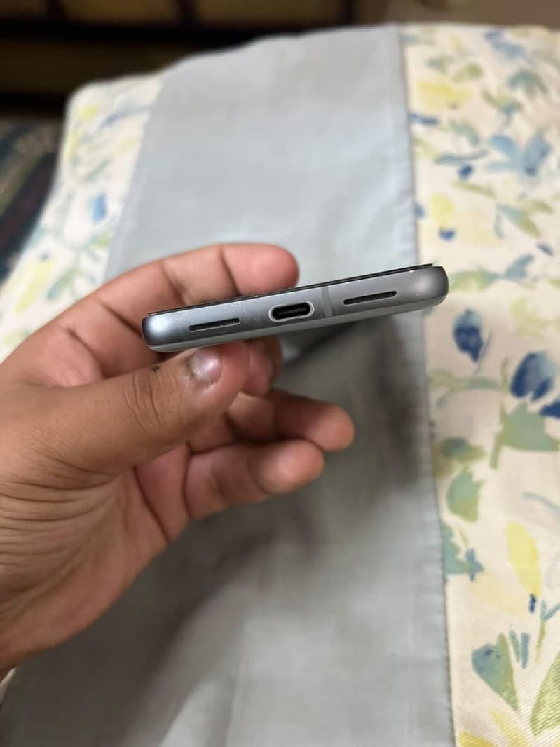 Google Pixel 8 5