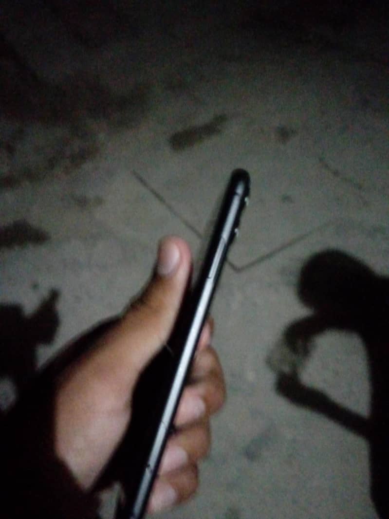 Apple iPhone 11 0