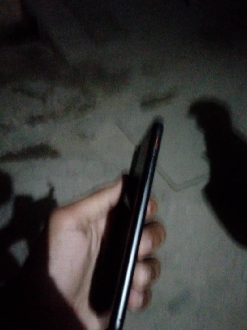 Apple iPhone 11 3