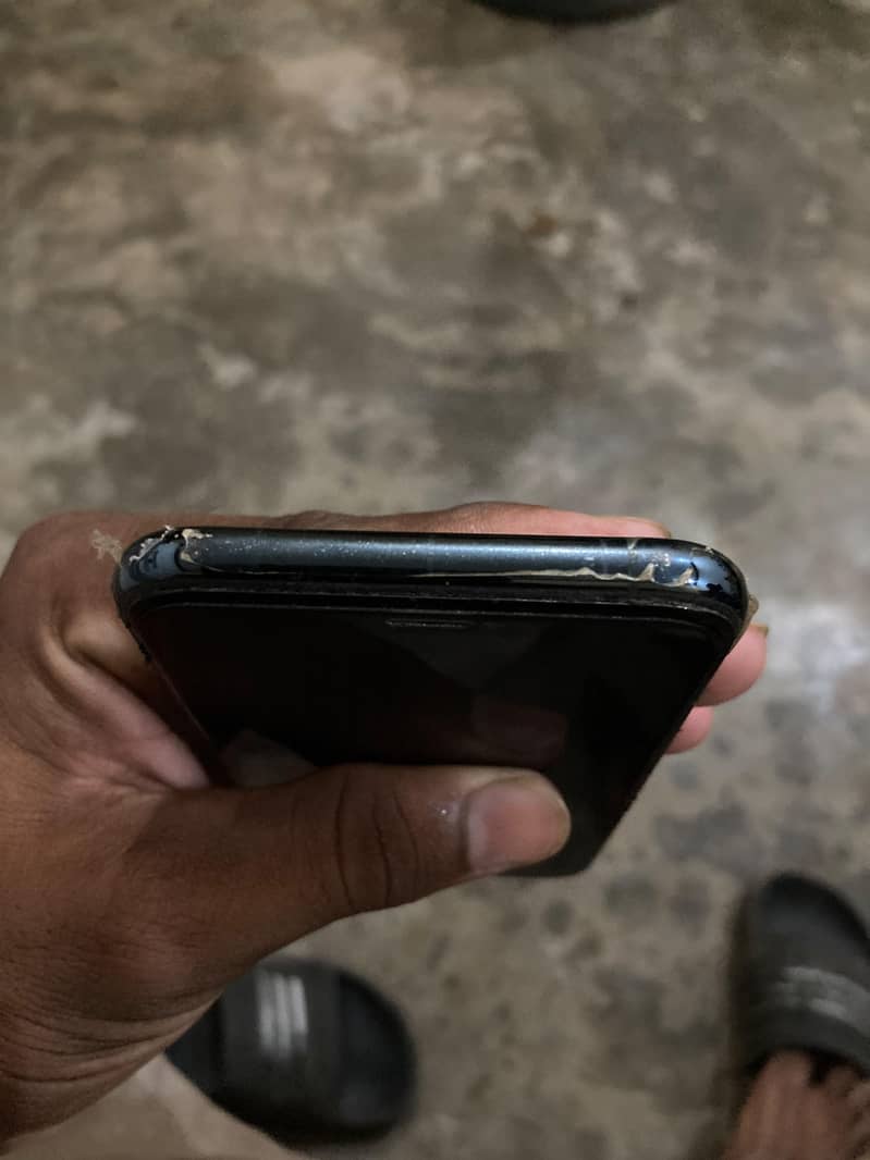 Apple iPhone 11 Pro 2