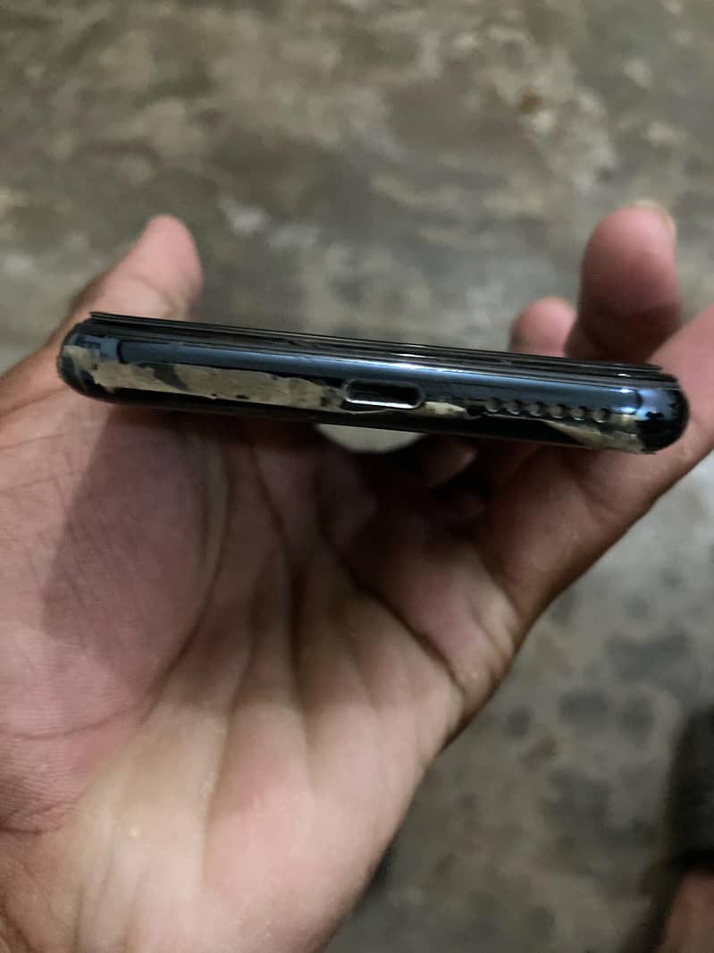 Apple iPhone 11 Pro 3