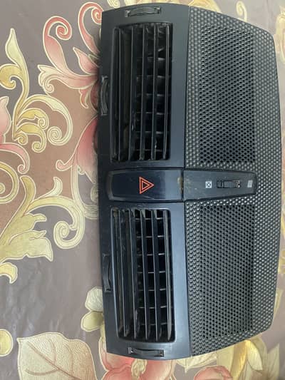 Center AC vent Assembly
