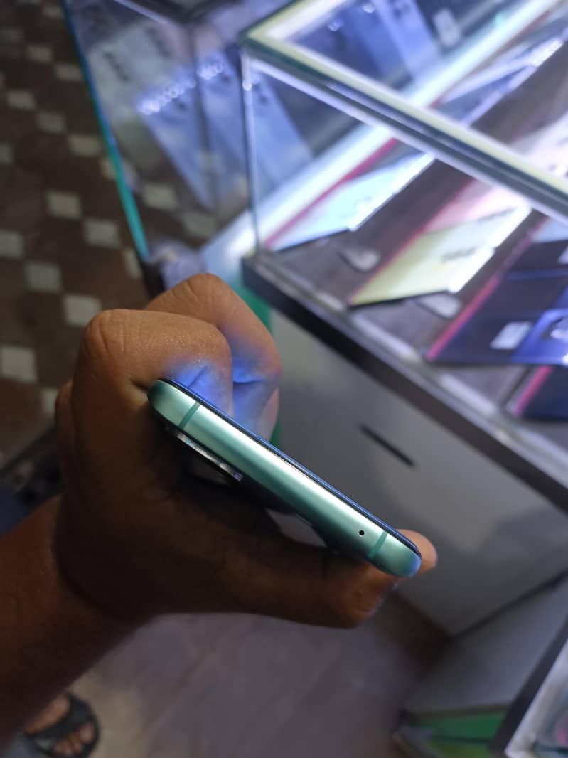 One Plus 8T 6