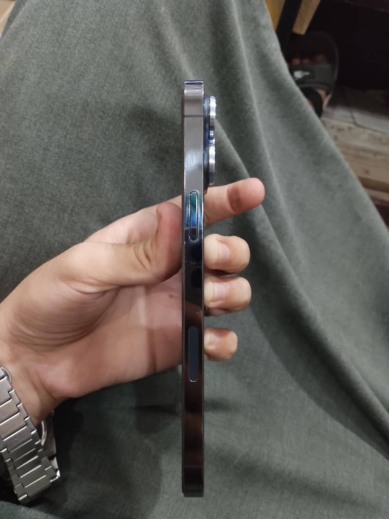 iPhone 13 Pro Max 3