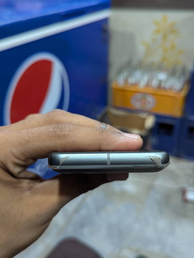 Google Pixel 8 6