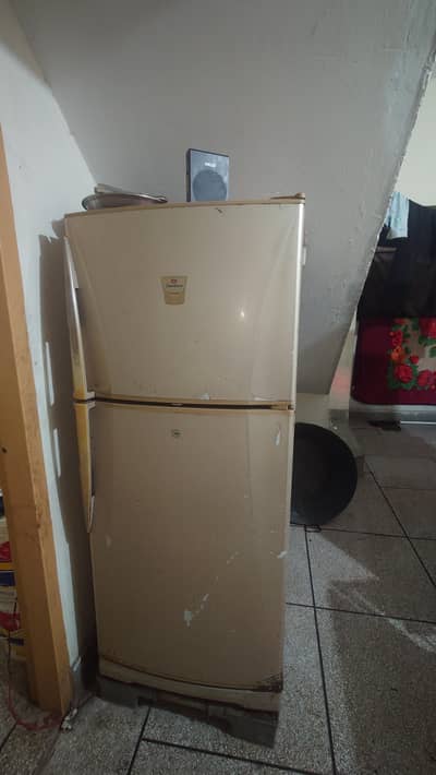 dawlance fridge 10/8