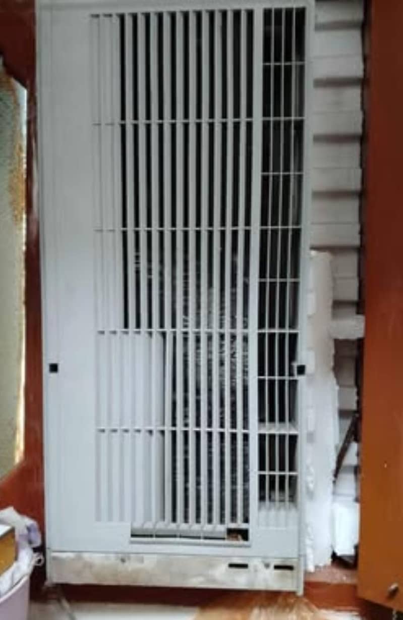 window AC 3