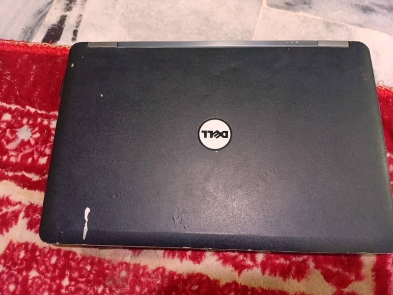 Dell Latitude E6540 0