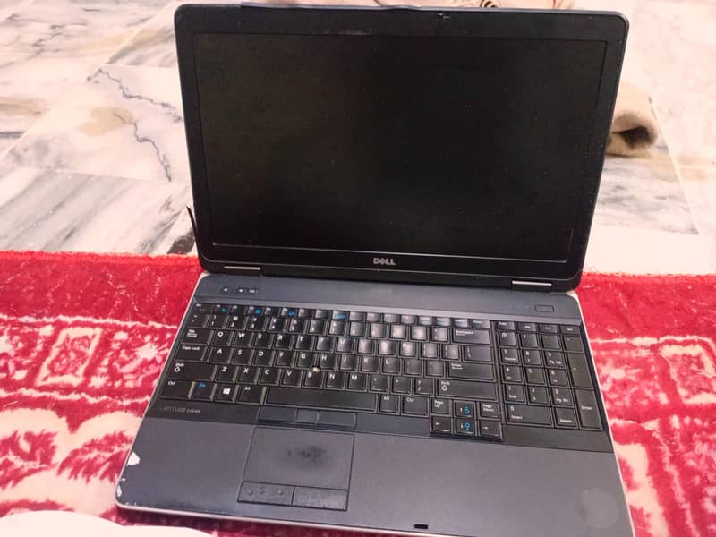 Dell Latitude E6540 1